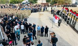 Şehit er memleketi Hakkari'de toprağa verildi