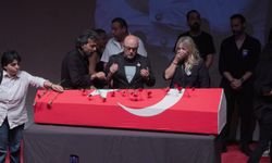 Serhat Kılıç için Harbiye Muhsin Ertuğrul Sahnesi'nde anma töreni yapıldı