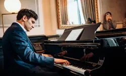 Genç Türk besteci ve piyanist Umut Veysel Demirtaş, Amsterdam'da konser verdi