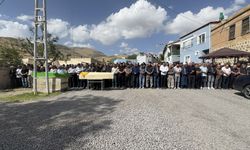 Mersin'deki trafik kazasında ölen çiftin cenazeleri Niğde'de defnedildi
