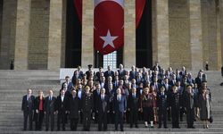 Vali Canbolat, Ankara'nın başkent oluşunun 103. yılında Anıtkabir'i ziyaret etti