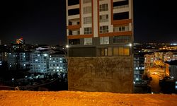 Ankara'da istinat duvarı çöken binanın temeli açığa çıktı
