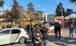 Büyükçekmece’de memurluk vaadiyle 5 kişiyi dolandıran sahte savcı tutuklandı
