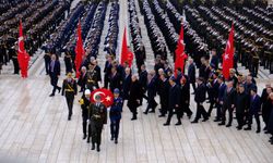 Devlet erkanı Anıtkabir'i ziyaret etti