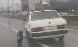 Seyir halindeki otomobilin aks demiri kırıldı