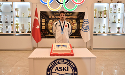 ASKİ Sporlu Milli Güreşçi Yüksel Sarıçiçek dünya ikincisi oldu