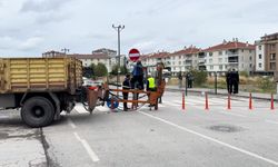 Hak sahibi davayı kazandı, caddenin bir bölümü çitle kapatıldı