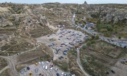 Kapadokya'da peribacasından kopan kayalar düştü; 3 ölü 5 yaralı