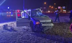 Otobüs ile çarpışan hafif ticari araçtaki karı-koca öldü; 3 yaralı
