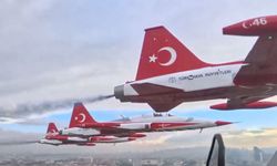 Türk Yıldızları'nın gözünden selamlama uçuşu