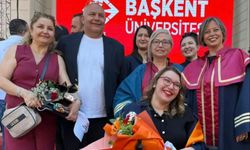 Üniversiteyi dereceyle bitiren serebral palsili Duru'nun hayali akademisyen olmak