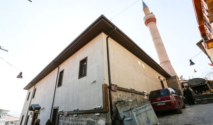 Başkentin 8 asırlık camisi: Ahi Elvan Camii
