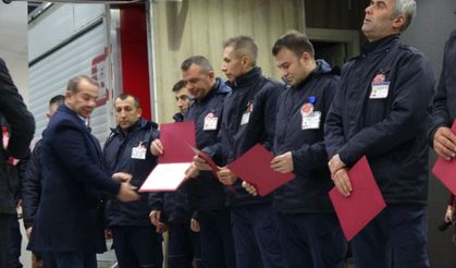 Otel yangını soruşturmasında tutuklanan belediye personeli ile itfaiyecilere hizmet şeref belgesi
