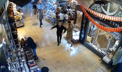 Kaparalıçarşı'da deprem sırasında yaşanan hareketlilik kamerada