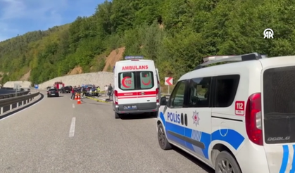 Bariyere çarpan motosikletli hayatını kaybetti