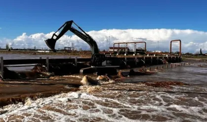 Çanakkale’de sağanak; Tuzla Çayı taştı