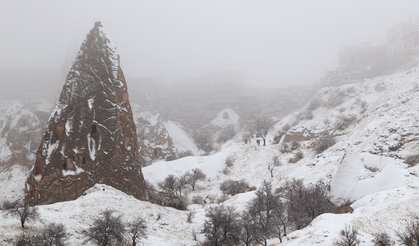 Kapadokya'da mevsimin ilk karı yağdı