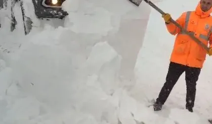 Otomobil tipide kara gömüldü