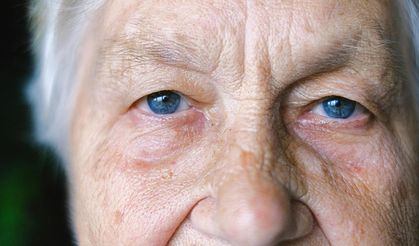 ABB’den alzheımer ve demans hastalarına takip cihazı desteği