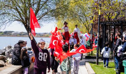 Gölbaşı’nda çocuklar 23 Nisan’ı doyasıya kutladı