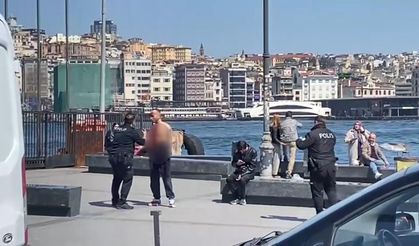 Fatih’te büfeden aldığı döner bıçağıyla kendisini yaraladı