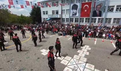 Ankara'da yunus polislerinden '19 Mayıs' gösterisi