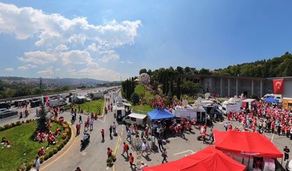 15 Temmuz darbe girişiminin 10'uncu yılında binlerce kişi 15 Temmuz Hafıza Müzesi’ne yürüdü