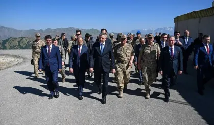 İçişleri Bakanı Çiftçi, Hakkari'de üs bölgesini ziyaret etti