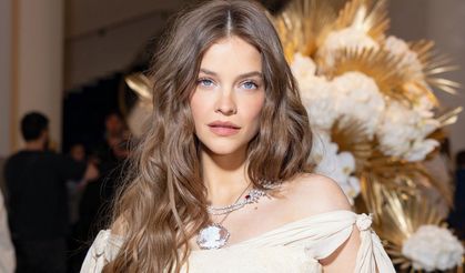 Barbara Palvin anne oldu! Ünlü model kızını kucağına aldı