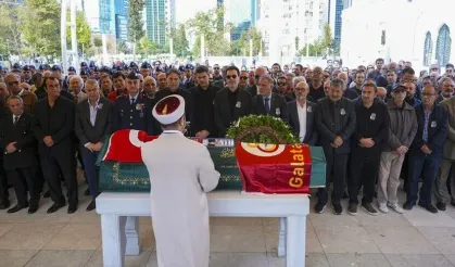 Sanatçı Göksel Arsoy son yolculuğuna uğurlandı