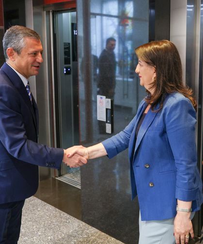 DEM Parti heyetinden Özel’e ziyaret