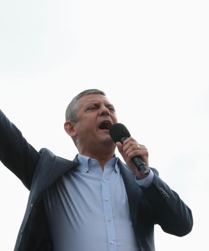 Özgür Özel: Siyasetçiyi başsavcı, sonra da o başsavcıyı tekrar siyasetçi yapmıştır