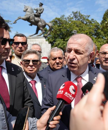 Özdağ: Atatürk'ün Türk gençliğine bıraktığı emaneti kararlılıkla savunmaya devam edeceğiz