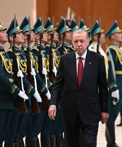 Cumhurbaşkanı Erdoğan, Kazakistan'da resmi törenle karşılandı