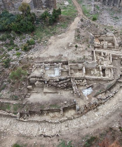 Aspendos'ta 2 bin yıllık 'Tiyatro Caddesi' gün yüzüne çıktı