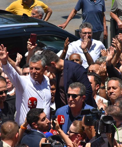 Özgür Özel: En son bir kişi kalsak da biz bu yoldan dönmeyiz
