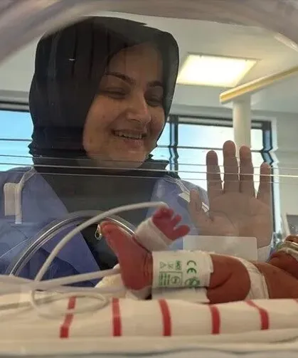 Anne karnındaki müdahale ayrık omurgalı bebeğin sağlıklı doğmasını sağladı