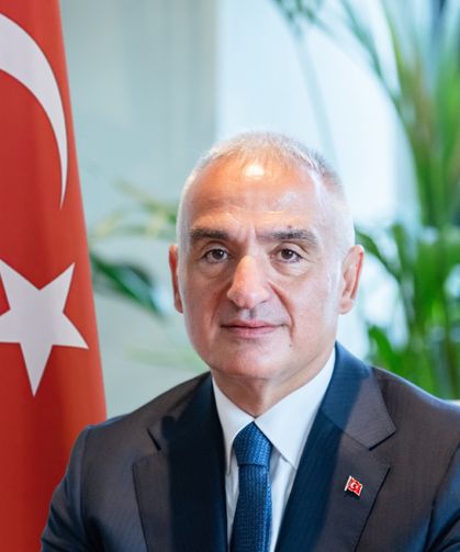 Aspendos'ta 'sağlık tanrısı' ve oğlunun heykeli bulundu