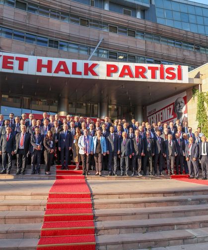 "Bizim bağlılığımız kişilere değil, CHP'nin tarihine ve Türkiye'nin geleceğine yönelik"