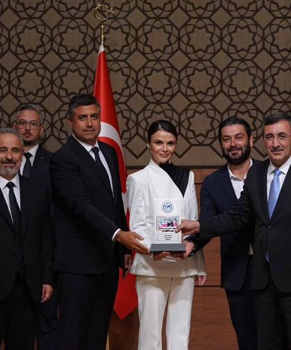 Uzak Şehir'e ödül