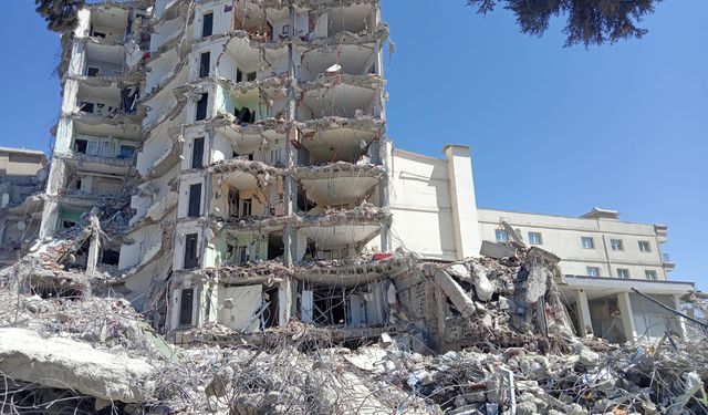 “Depremzedelerin mağduriyeti sürüyor”