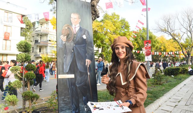 Cumhuriyet’in 100. Yılı’nı Atatürk resmi çizerek kutladı