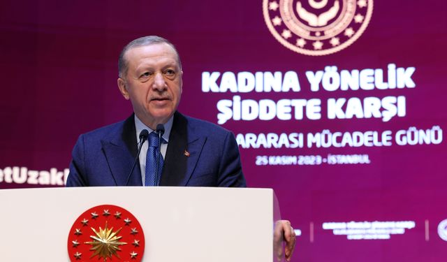 Erdoğan: Eli öpülecek kadın aranıyorsa, şehitlerimizin yiğit anaları, eşleri, başımızın tacı öğretmenlerimizdir 