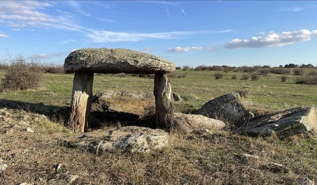 Traklar'dan miras dolmenlerin korunması talebi