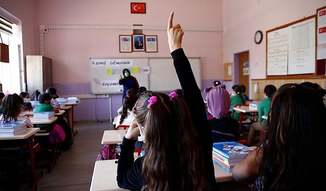 Okullarda "görgü kuralları" müfredat kapsamına alındı
