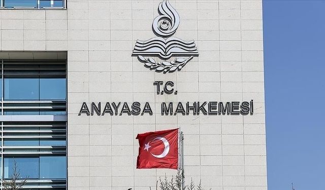 AYM, noterlerin tatil günlerinde çalışmasının yönetmelikle düzenlenmesini iptal etti