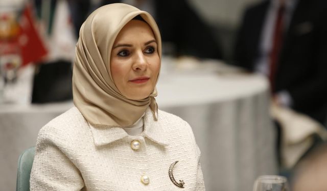 Göktaş'tan, yangında 3 çocuğunu kaybeden aileye başsağlığı telefonu