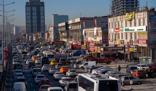 Ankara'da artan trafiğe çözüm için "sıkışıklık ücretlendirmesi" ve "mesai saati değişikliği" önerisi