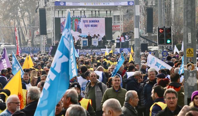 Ankara'da kamu çalışanlarından miting