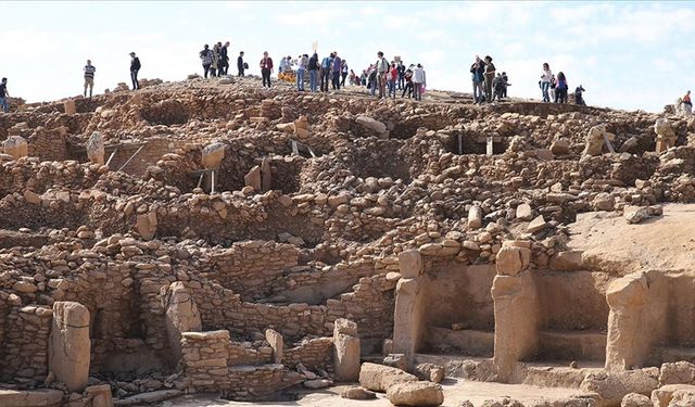 İnsanlık tarihine ışık tutan Karahantepe, yabancı profesörleri büyüledi